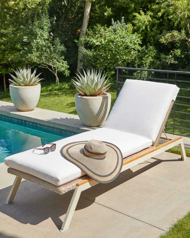 Arona Chaise Lounge